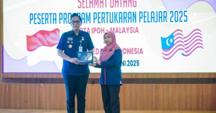 Rico Waas Berharap Peserta Program Pertukaran Pelajar Siap Jadi Agen Perubahan