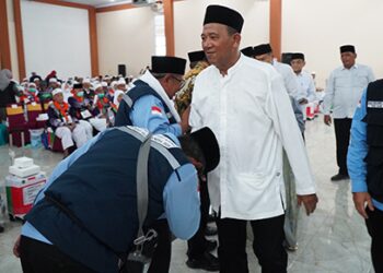Bupati Langkat Sambut Haru Kedatangan 360 Jemaah Haji Kloter 6: Bukti Kepedulian kepada Warga