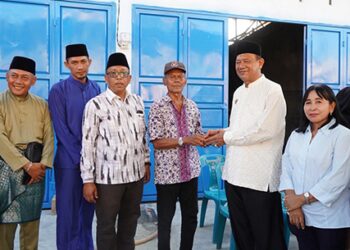 Syah Afandin Serahkan Kunci Ruko Korban Kebakaran: Wujud Kepedulian dan Gotong Royong Warga Bahorok