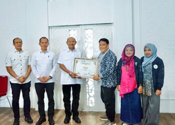 Bupati Langkat Raih Penghargaan Komunikasi Publik Terbaik dari Mahasiswa S3 UINSU