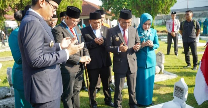 Sambut HUT ke-435 Medan, Rico Waas Pimpin Ziarah TMP Bukit Barisan