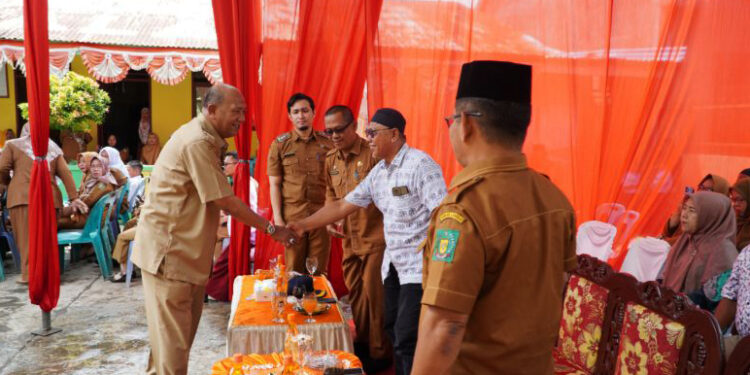 Kembali SD Masa Kecilnya, Syah Afandin Wujudkan Mimpi Ribuan Siswa Kurang Mampu