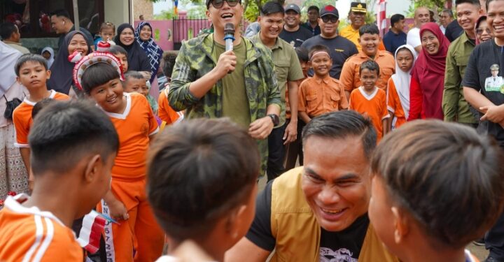 Sapa Warga, Rico Waas Tebar Keceriaan di SDN 067263 Medan Marelan
