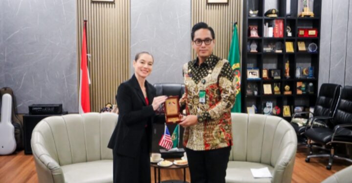 Rico Waas Bahas Peluang Investasi dan Kerjasama dengan Konsul Amerika Serikat