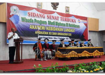 Syah Afandin Harap Lulusan Akbid Langkat Jadi Bidan Kompeten dan Berakhlak