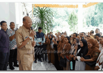 Tangis Haru Ratusan Nakes R4 Langkat, Sampaikan Terima Kasih kepada Bupati Syah Afandin
