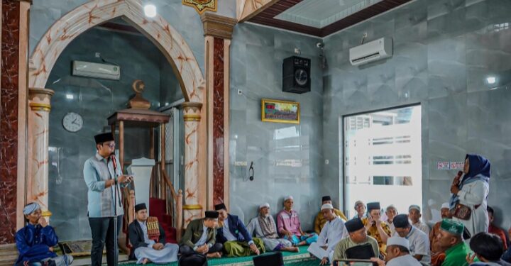 Safari Jumat di Medan Marelan, Rico Waas Dengar dan Beri Solusi Permasalahan Warga