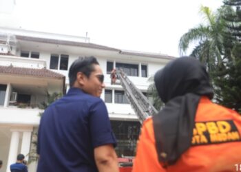 “Gempa Bumi” Terasa di Kantor Wali Kota Medan, Rico Waas dan Seluruh Pegawai Dievakuasi