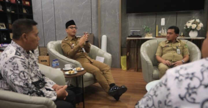 Terima Audiensi PGRI, Rico Waas: Perkembangan Teknologi dan Keterbukaan Informasi Tantangan Guru Dalam Pendidikan