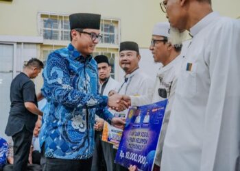 Safari Isya di Medan Labuhan, Rico Waas: Warga Terdampak Banjir Harus Dilayani Cepat dan Responsif