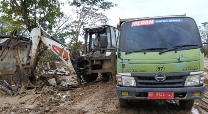 Pemko Medan Kirim Bantuan Alat Berat 3 Tahap, Bantu Percepatan Pemulihan Bencana di Aceh Tamiang