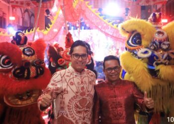 Usai Tarawih, Ribuan Warga Medan Larut Dalam Kemeriahan Imlek, Rico Waas : Kekuatan Medan Terletak Pada Kemajemukan Warganya