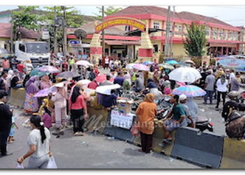 Bentrok Pemuda di Bagan Deli Mengakibatkan Warga Tewas, Mako Polres Pelabuhan Digeruduk Ratusan Warga