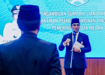 Lantik Empat Pejabat Tinggi Pratama, Rico Waas Tekankan Jabatan Harus Diemban dengan Ikhlas