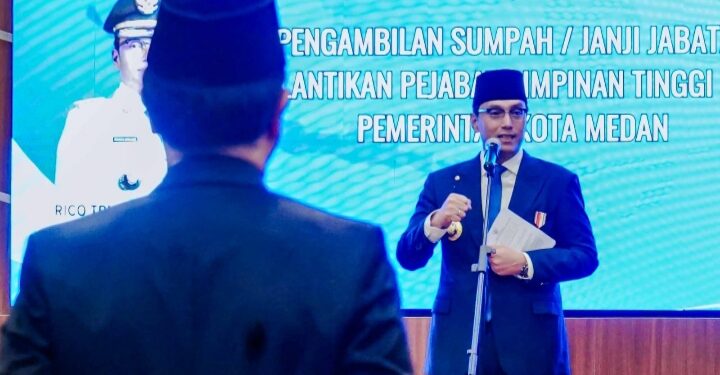 Lantik Empat Pejabat Tinggi Pratama, Rico Waas Tekankan Jabatan Harus Diemban dengan Ikhlas