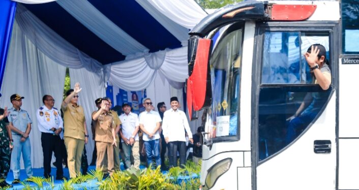 Berangkatkan 4.000 Peserta Mudik Bareng Pemko Medan, Rico Waas: Tekankan Keselamatan Perjalanan