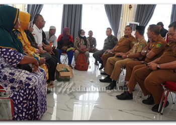 Bupati Syah Afandin Respons Cepat Aspirasi Warga Besitang Terdampak Banjir