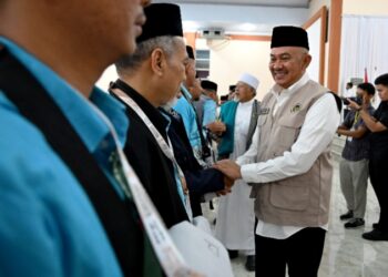 Lepas Kloter 1 Jemaah Haji Sumut, Sekdaprov: Jadilah Cerminan Terbaik Daerah di Tanah Suci