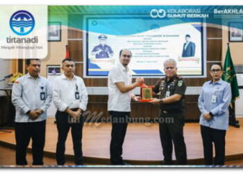 Dirut Perumda Tirtanadi Ardian Surbakti dan Kajatisu Harli  Siregar Teken MoU Penanganan Perkara DATUN