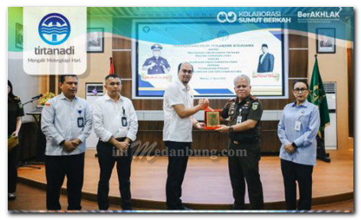 Dirut Perumda Tirtanadi Ardian Surbakti dan Kajatisu Harli Siregar Teken MoU Penanganan Perkara DATUN
