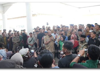 Bupati Syah Afandin Temui Korban Banjir, Siap Perjuangkan Pendataan Ulang Bantuan