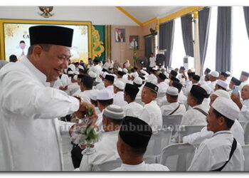 Bupati Syah Afandin Tepung Tawari 398 Jemaah Calon Haji Langkat, Pesan Jaga Kesehatan dan Keikhlasan