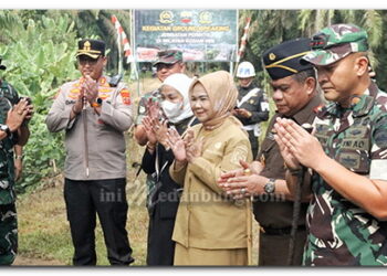 Wabup Tiorita Hadiri Ground Breaking Jembatan Gantung Garuda Merah Putih di Kuala