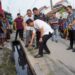 Atasi Banjir Mabar, Rico Waas Instruksikan Normalisasi Drainase Demi Kenyamanan Warga dan Siswa