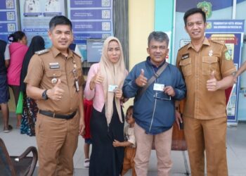 Pengurusan KTP Beres di Kecamatan, Gebrakan Rico Waas Dekatkan Pelayanan Adminduk ke Warga Medan Labuhan