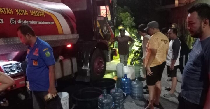 Wali Kota Medan Kerahkan Armada Damkarmat Untuk Penuhi Kebutuhan Air Bersih Warga