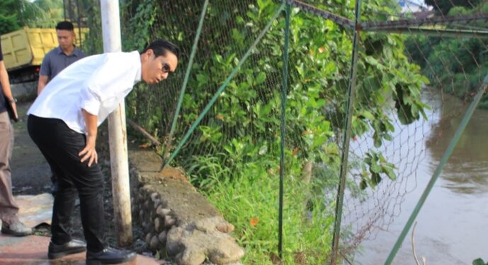 Dengarkan Jeritan Warga Soal Banjir, LPJU Mati hingga Ancaman Longsor, Rico Waas Instruksikan Solusi di Tempat