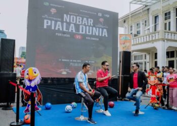 Rico Waas Nobar Piala Dunia Bersama Warga di CFD Kesawan, Ajak Generasi Muda Gemar Berolahraga