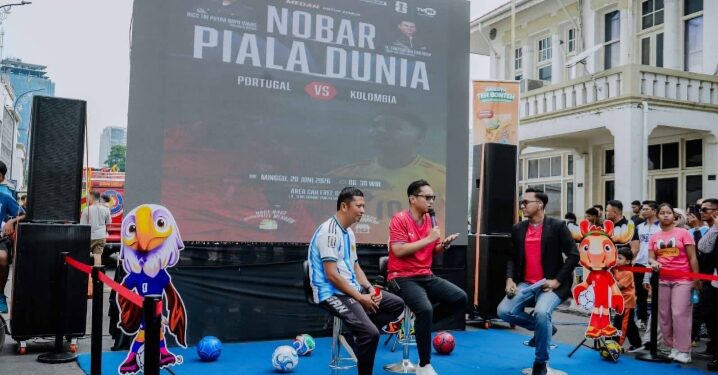 Rico Waas Nobar Piala Dunia Bersama Warga di CFD Kesawan, Ajak Generasi Muda Gemar Berolahraga
