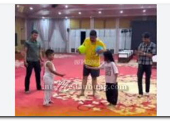 Aula Rumah Dinas Digunakan Main Bola Kaki, Rudi Hutabarat Tantang Gubernur Debat Terbuka