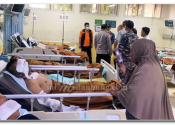 TNI AL Sigap Menangani 14 ABK Kapal Terbakar