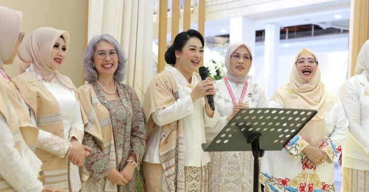 Tak Hanya Perkenalkan Kekayaan Budaya, Airin Rico Waas Dorong Peran Ibu Dalam Pemberdayaan Keluarga yang Hebat, Inklusif, dan Berkelanjutan