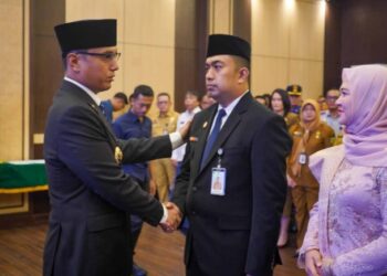 Lantik Erfin Fahrurrazi sebagai Penjabat Sekda, Rico Waas Minta Percepat Kinerja OPD Tanpa Langgar Aturan