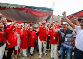 Aksi Unik Warga Medan Maimun Lomba 17-an di Sungai, Disapa Langsung Wali Kota Medan