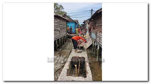 Warga Bergotong Royong Memperbaiki Jalan Rusak, Pemko Medan – PT Pelindo Menutup Mata & Telinga