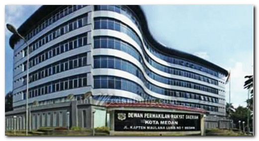 Tiga Kendaraan di Rumah Ketua DPRD Medan Saat Pohon Tumbang, Sekretariat Jelaskan Statusnya