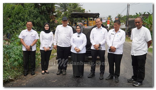 Plt. Bupati Tiorita Tinjau Jalan Secanggang, Tahap I Rampung Sesuai Janji
