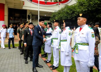 Rico Waas Kukuhkan Paskibraka Kota Medan, 48 Putra-Putri Terpilih Siap Kibarkan Sang Merah Putih di HUT ke- 81 Republik Indonesia