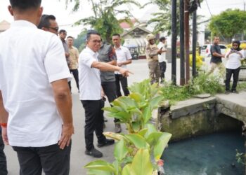 Sidak di Medan Helvetia, Wakil Wali Kota Medan Soroti Drainase Tersumbat dan Tak Terhubung