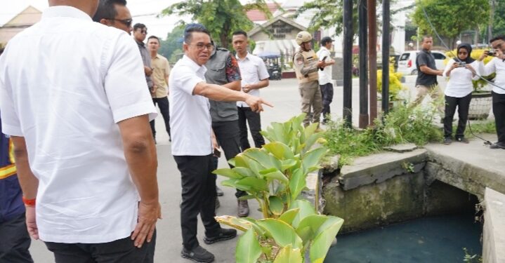 Sidak di Medan Helvetia, Wakil Wali Kota Medan Soroti Drainase Tersumbat dan Tak Terhubung