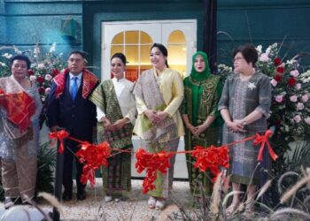 Angkat Pesona Tenun Karo Ke Kancah Modern, Airin Rico Waas Resmikan Gallery Torose