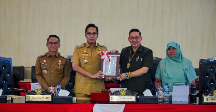 Jawab Fraksi DPRD Medan, Rico Waas Tegaskan P-APBD 2026 Difokuskan Untuk Banjir, Infrastruktur, Pendidikan Hingga Medan Utara