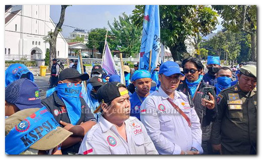 Protes Dugaan Pungli SMA Negeri, Kabid SMK Disdik Sumut Basir Hasibuan Dituding Hina Demonstran “Mulut Bau”