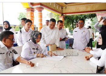 Plt. Bupati Tiorita Sidak Puskesmas dan SMPN 1 Stabat, Tekankan Disiplin dan Pelayanan