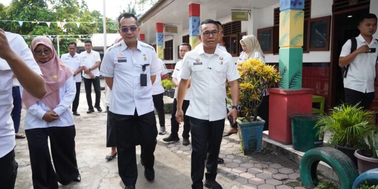 Peduli Masa Depan Pendidikan, Wakil Wali Kota Medan Minta Fasilitas SDN 066667 Denai Segera Diperbaiki