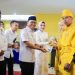 Hadiri Nikah Massal 23 Pasangan, Zakiyuddin Harahap Serahkan Buku Nikah dan Hadiah Uang Saku Bagi Pengantin